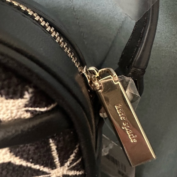 Kate Spade Crossbody NWT! Spade Flower Black & White Retails $279 - Picture 4 of 9